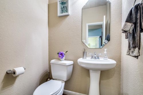 2402 Winter Trl Dr, Conroe TX  77304-2160 exterior