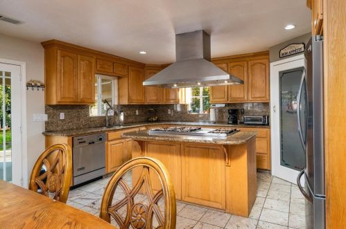 2317 Sharon Way, Modesto, CA 95350-2542