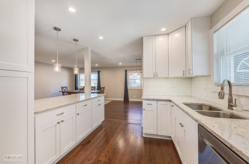 816 Emerald Dr, Naperville IL  60540-7246 exterior