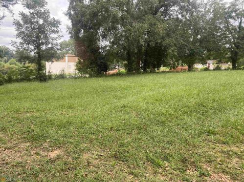 97 Lawrenceville St, Mcdonough, GA 30253-2337