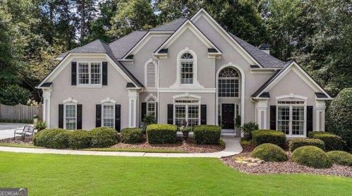 760 Heathland Dr, Roswell, GA 30075-6918