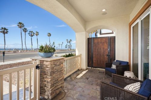 1610 Pacific Coast Hwy, Huntington Beach CA  92648-4434 exterior