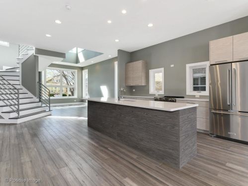 2629 Wesley Ave, Forest View, IL 60402-2538