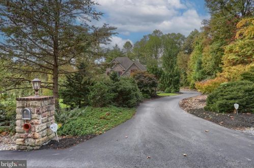 5102 Mountain Ridge Ln, Harrisburg, PA 17112-8436