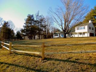 40 Old Farm Rd, Weston, CT 06883-1039