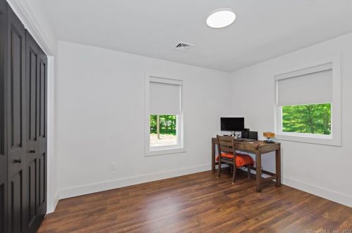 850 Upper Maple St, Killingly CT  06241-2229 exterior