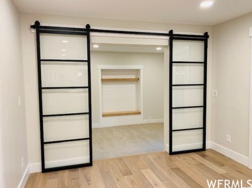 2992 Tracy Dr, Sandy UT 84093-2026 exterior