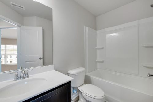 585 Mcwilliams Rd, Atlanta GA  30315-7541 exterior