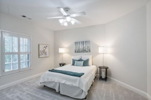 710 Lake Summit Dr, Atlanta GA  30342-1919 exterior