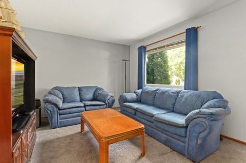 1307 Alexander Ave, Streamwood, IL 60107-3005