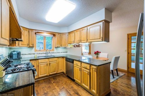 2224 Ariel St, Saint Paul MN  55109-2852 exterior