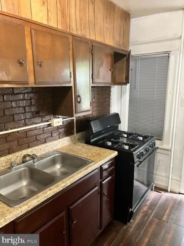 1421 Naudain St, Harrisburg, PA 17104-2253