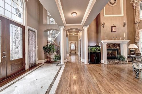 4945 Price Dr, Suwanee, GA 30024-4187