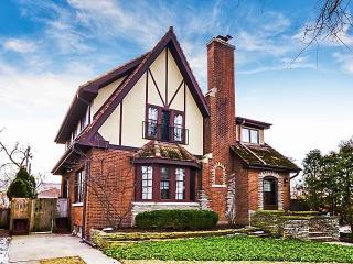 1210 Mulford St, Evanston, IL 60202-3226