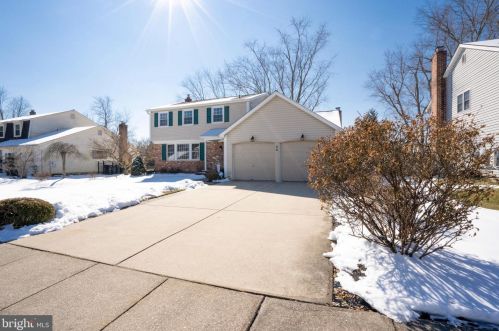 28 Roberts Dr, Somerdale, NJ 08083-2424