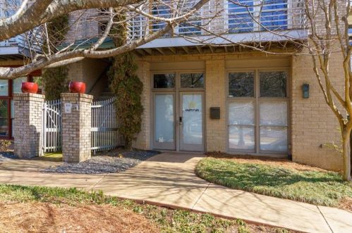 1261 Apple Valley Rd, Atlanta, GA 30319-0054
