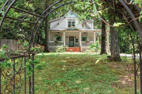 456 Howard St, Atlanta, GA 30317-2416