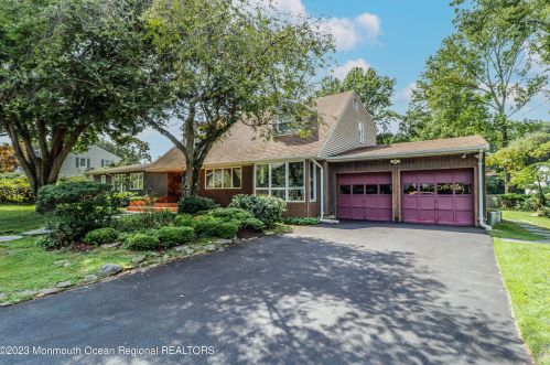 64 Dwight Dr, Tinton Falls, NJ 07712-3654