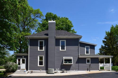 651 State St, Pingree Grove, IL 60140-9643