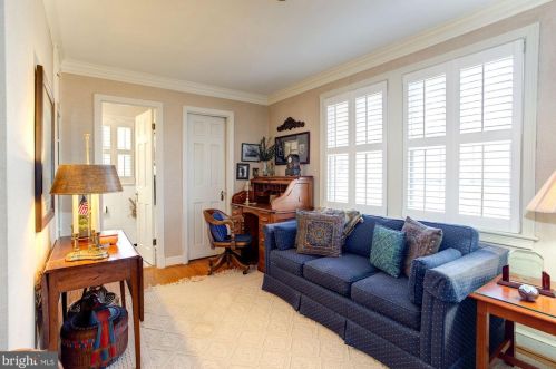 305 Ellsworth Dr, Silver Spring MD 20910-4301 exterior