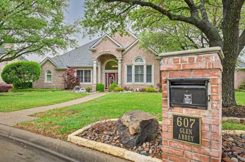 607 Glen Abbey Dr, Midlothian, TX 76063-3720