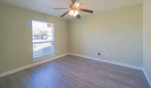 510 Mayfield Ave, Garland TX  75041-5041 exterior