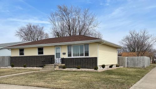 8791 Monroe Ave, Hammond, IN 46321-2414