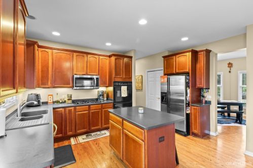 518 Sawgrass Ln, Pingree Grove IL  60140-9676 exterior