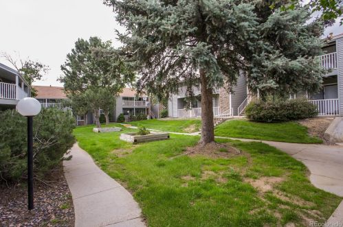 911 Zeno Way, Aurora CO 80017-3460 exterior