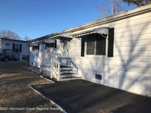 13 Muskrat Pl, Lakehurst, NJ 08759-3617
