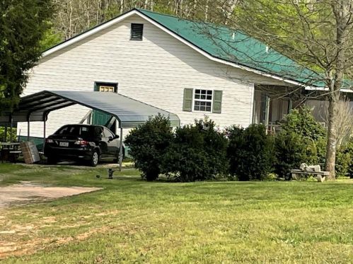 180 Country Walk, Cleveland, GA 30528-5024