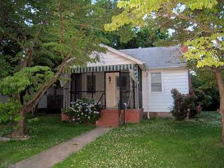 94 Clifton St, Hampton, VA 23661-2814