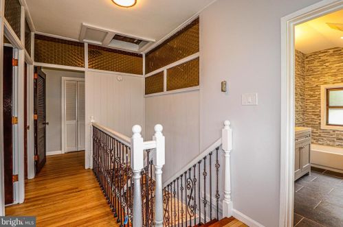 635 Parkway Ave, Trenton NJ  08618-2723 exterior