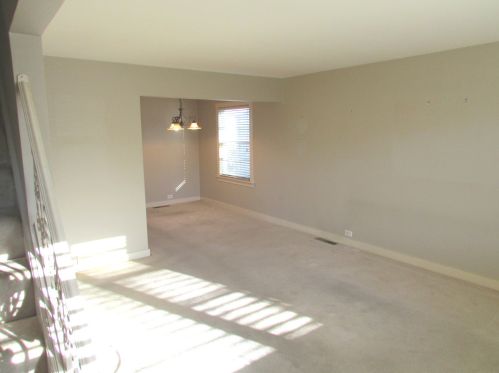 8943 Harms Rd, Morton Grove, IL 60053-2558