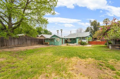5766 Grand Ave, Riverside CA  92504-1300 exterior