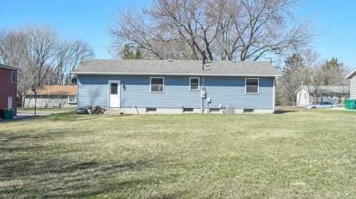 148 1st Ave, Jackson, MN 56143-1835