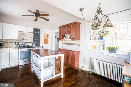 24 Linden Ave, Pitman NJ  08071-2108 exterior