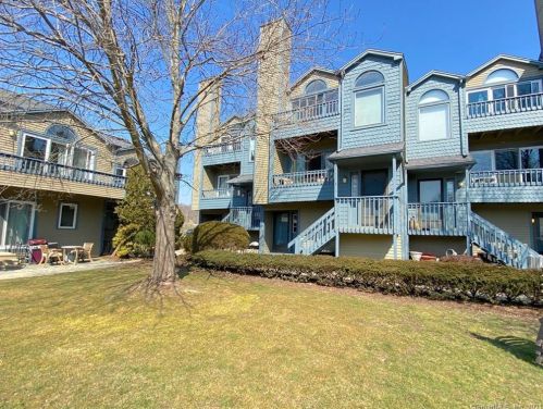 15 Perry Ave, Norwalk, CT 06850-1625