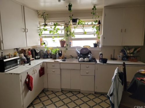 5955 Matthews St, Santa Barbara, CA 93117-3906