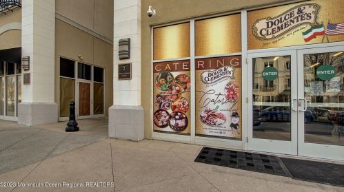 2 Commerce Sq, Trenton NJ  08691-4187 exterior