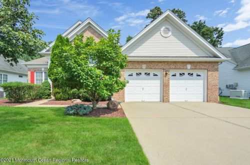 4 Belmont Ct, East Freehold, NJ 07728-9242