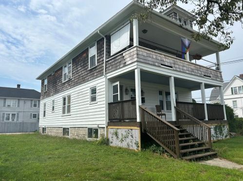 57 Cross St, Westerly, RI 02891-2332
