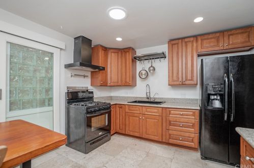 2863 Bridgeport Ave, Anaheim CA  92804-2047 exterior