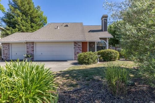 100 Zapata Ct, Windsor, CA 95492-8013