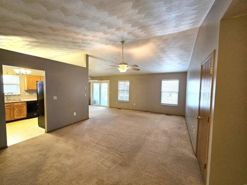 1547 Robert Thompson Dr, Festus, MO 63028-2323