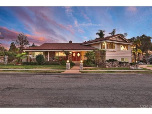 124 Gardenia Ct, Upland, CA 91786-2285