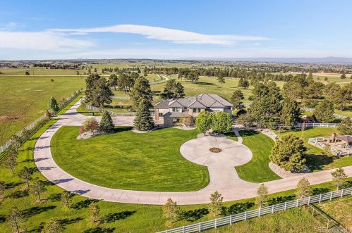 11525 Parker Rd, Parker, CO 80138-7819