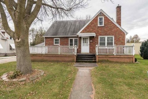 714 Edgington St, Perryton, IL 61279-9743