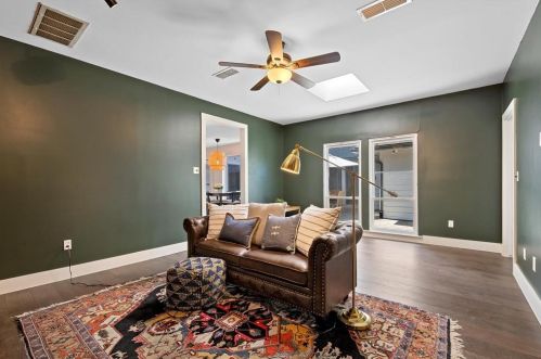 7305 Crofton Dr, Dallas TX  75231-4807 exterior