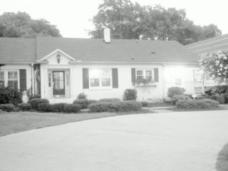 2921 Augusta St, Greenville SC  29605-2047 exterior